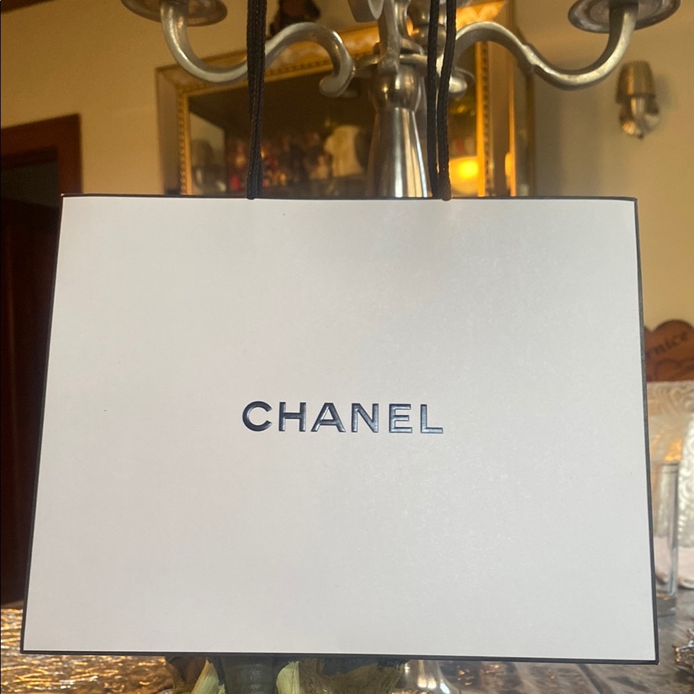 CHANEL White Shopping Bag!